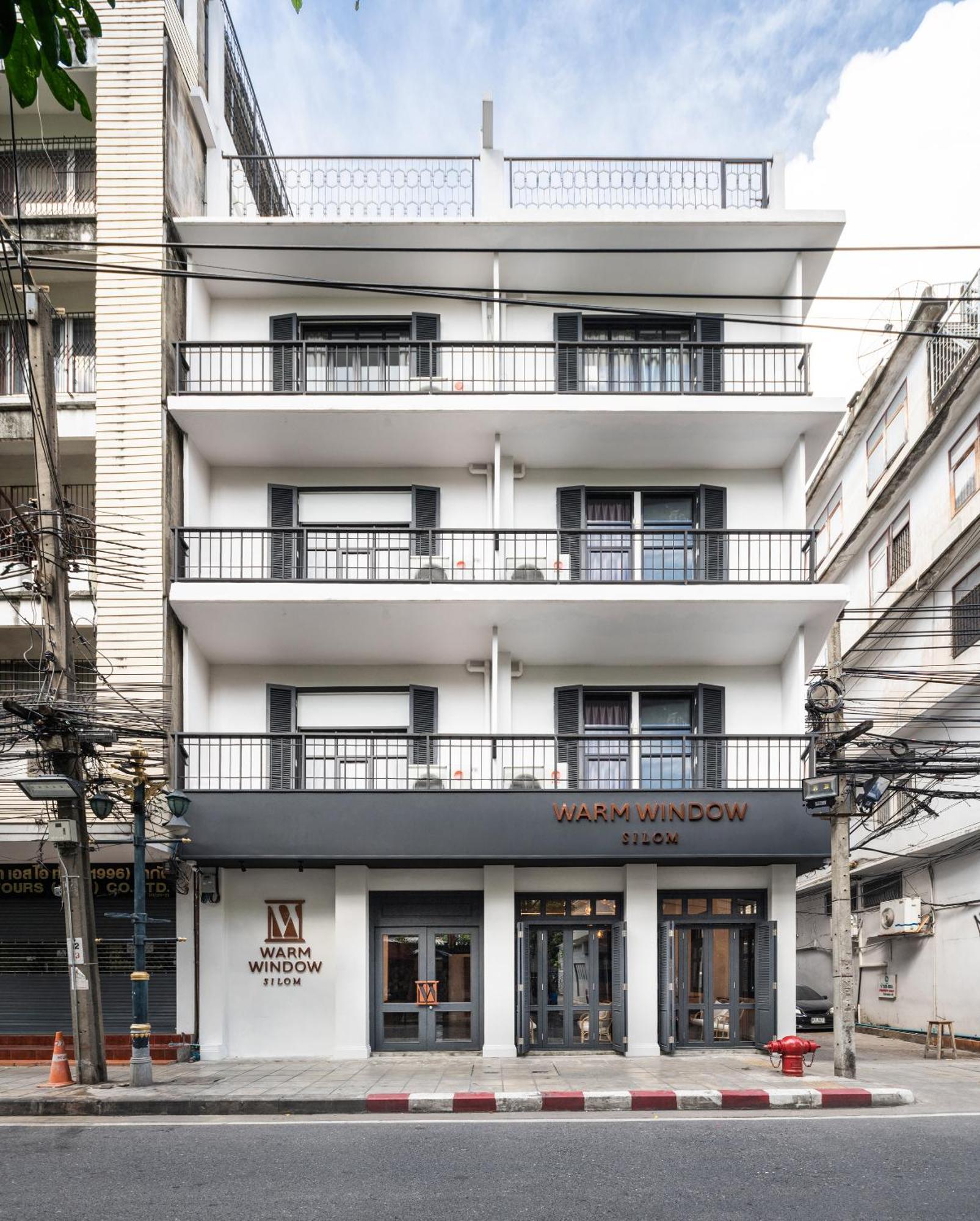 วอร์ม วินโดว์ สีลม Hostel กรุงเทพมหานคร ภายนอก รูปภาพ