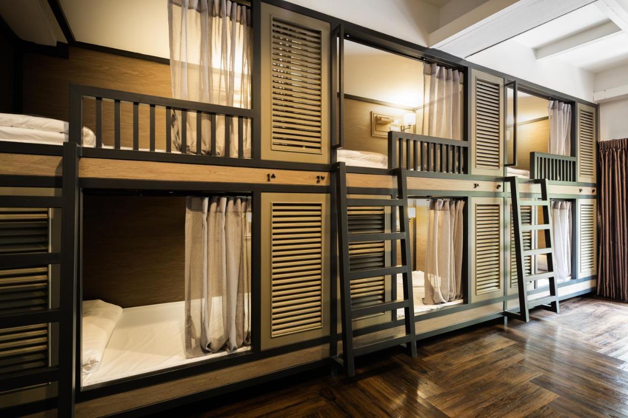 วอร์ม วินโดว์ สีลม Hostel กรุงเทพมหานคร ภายนอก รูปภาพ