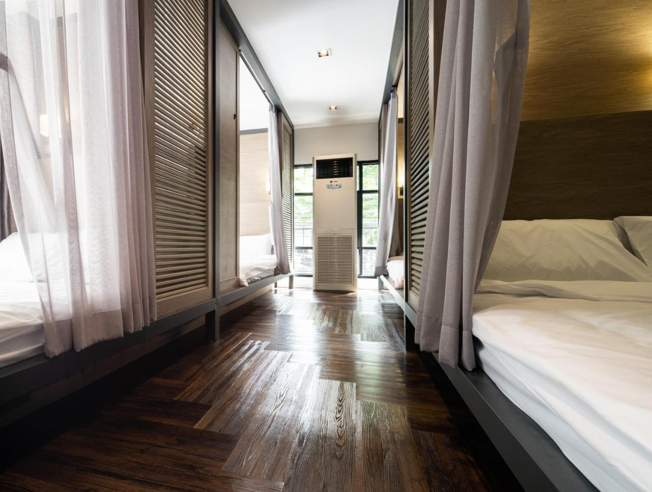 วอร์ม วินโดว์ สีลม Hostel กรุงเทพมหานคร ภายนอก รูปภาพ